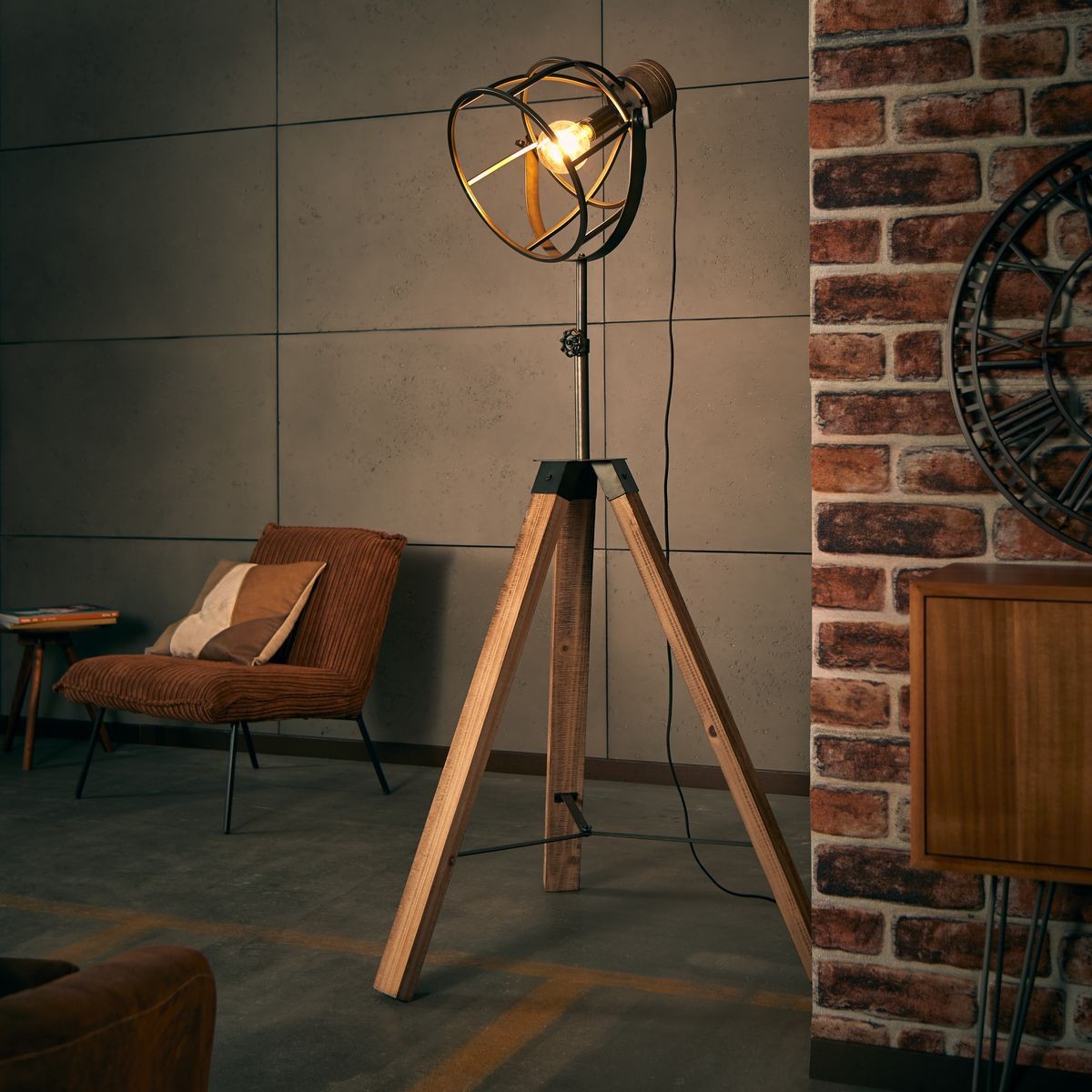 Lampadaire Trépied - Style Générique - Idéal Pour Salon - Occasion