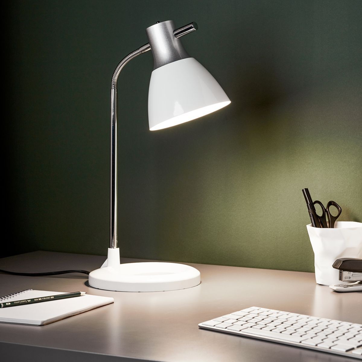 Lampe De Bureau Flexo EDM 32117 - Blanc Métal, 60W E27, 18x53cm - Neuf Sous Emballage