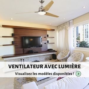 Ventilateur avec lumière dans un salon moderne, écran TV mural et étagères en bois, près des fenêtres lumineuses. taux humidité maison est intégré naturellement.